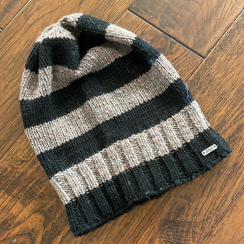 DELUX hand-made Nepalese, fleece-lined hat.